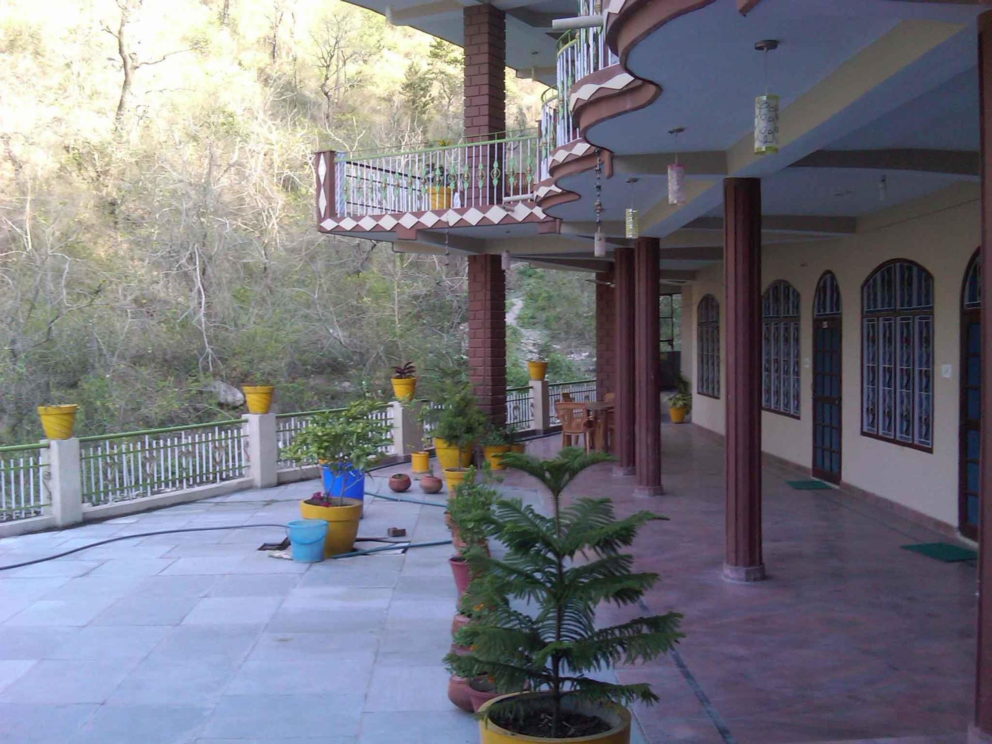 Rishikesh Sadan A Yoga & Spritual Retreat Hotell Tapovan Exteriör bild