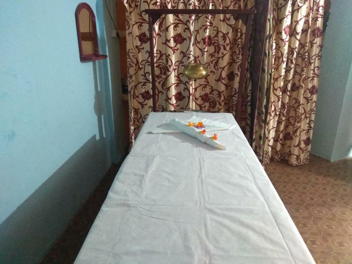 Rishikesh Sadan A Yoga & Spritual Retreat Hotell Tapovan Exteriör bild